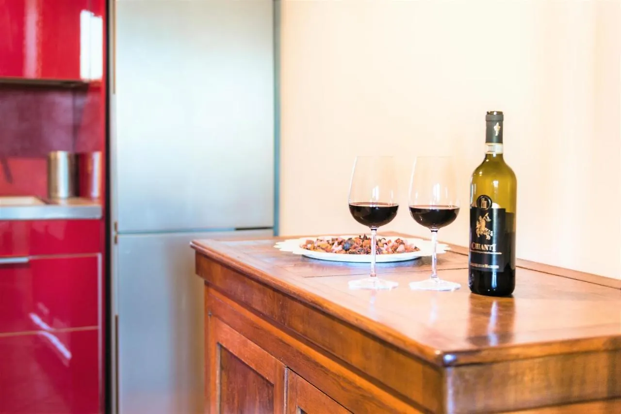 Hostly - La Pera Suite Apartment - 2 Bedrooms, Full Center Pisa Italia